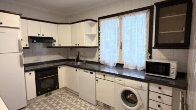 Piso en alquiler en Calle del General Elorza, 54, Pumarín-Teatinos (Oviedo) de 1.200 €<span>/mes</span>