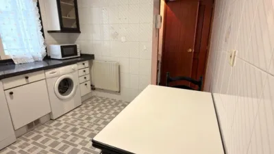 Piso en alquiler en Calle del General Elorza, 54, Pumarín-Teatinos (Oviedo) de 1.200 €<span>/mes</span>