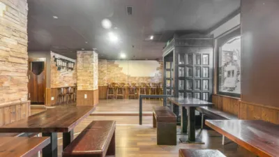 Local comercial en venta en Calle Castillo de Gauzón, 18 - Vista 2