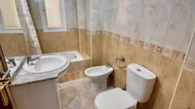 Piso en alquiler en Avenida de Pulianas, cerca de Calle Gutierre Tibón, Cartuja (Distrito Norte. Granada Capital) de 900 €<span>/mes</span>