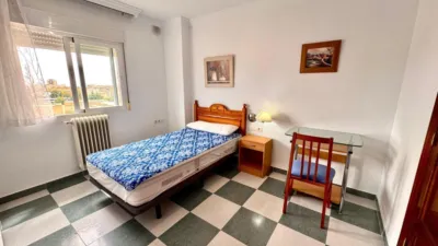 Piso en alquiler en Avenida de Pulianas, cerca de Calle Gutierre Tibón, Cartuja (Distrito Norte. Granada Capital) de 900 €<span>/mes</span>