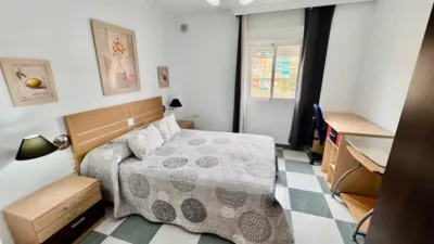 Piso en alquiler en Avenida de Pulianas, cerca de Calle Gutierre Tibón, Cartuja (Distrito Norte. Granada Capital) de 900 €<span>/mes</span>