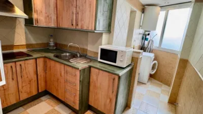 Piso en alquiler en Avenida de Pulianas, cerca de Calle Gutierre Tibón, Cartuja (Distrito Norte. Granada Capital) de 900 €<span>/mes</span>