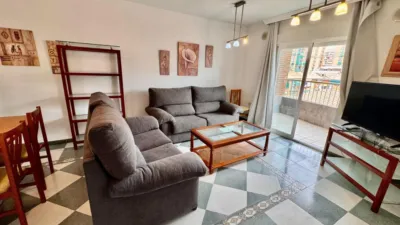 Piso en alquiler en Avenida de Pulianas, cerca de Calle Gutierre Tibón, Cartuja (Distrito Norte. Granada Capital) de 900 €<span>/mes</span>