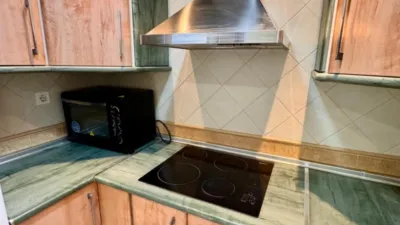 Piso en alquiler en Avenida de Pulianas, cerca de Calle Gutierre Tibón, Cartuja (Distrito Norte. Granada Capital) de 900 €<span>/mes</span>