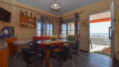 Chalet on Avenida Dama de Elche photo 9