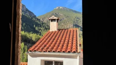 Chalet on Calle de la Alta photo 3