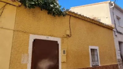 Chalet en venta en Calle de las Carnicerías, Calera y Chozas de 26.000 €