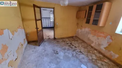 Chalet en venta en Calle de las Carnicerías, Calera y Chozas de 26.000 €