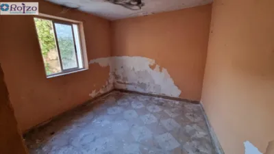 Chalet en venta en Calle de las Carnicerías, Calera y Chozas de 26.000 €