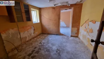 Chalet en venta en Calle de las Carnicerías, Calera y Chozas de 26.000 €