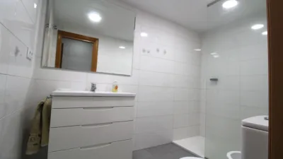 Piso en alquiler en Cardenal Benlloch, Zona Cardenal Benlloch-Avinguda del Sud (Mislata) de 1.500 €<span>/mes</span>
