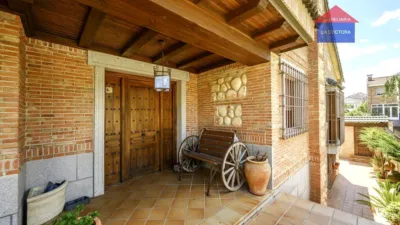 Semi-detached house on Avenida de Cinco Siglos photo 3
