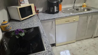 Piso en venta en Calle Av Valle del Tietar, Número 5, Santa María del Tiétar de 99.000 €