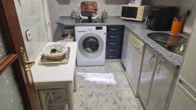 Piso en venta en Calle Av Valle del Tietar, Número 5, Santa María del Tiétar de 99.000 €