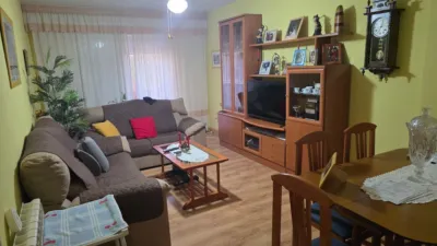 Piso en venta en Calle Av Valle del Tietar, Número 5, Santa María del Tiétar de 99.000 €