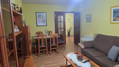 Piso en venta en Calle Av Valle del Tietar, Número 5, Santa María del Tiétar de 99.000 €
