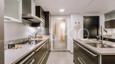 Piso en alquiler en Calle de Miguel Ángel - Imagen 3