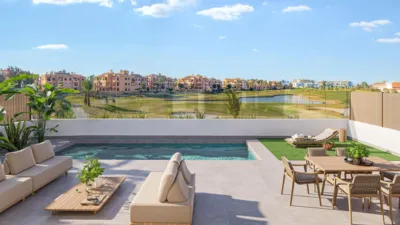 Chalet en venta en Serena Golf, Los Alcázares de 589.900 €