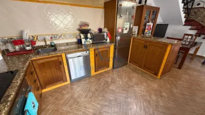Casa en venta en Calle de Gordal, Centro-Doña Mercedes (Distrito Zona Centro. Dos Hermanas) de 209.900 €