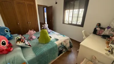 Casa en venta en Calle de Gordal, Centro-Doña Mercedes (Distrito Zona Centro. Dos Hermanas) de 209.900 €