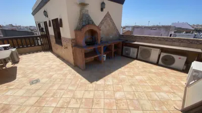 Casa en venta en Calle de Gordal, Centro-Doña Mercedes (Distrito Zona Centro. Dos Hermanas) de 209.900 €
