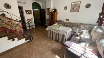 Casa en venta en Calle de Gordal, Centro-Doña Mercedes (Distrito Zona Centro. Dos Hermanas) de 209.900 €