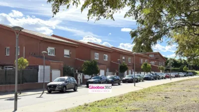 Semi-detached house on Carrer de Porrera photo 3