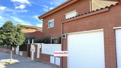 Semi-detached house on Carrer de Porrera photo 4