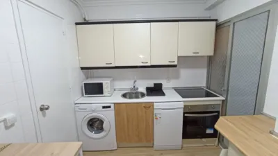 Habitación en alquiler en Calle de los Hornos Caleros, San Antonio-Estación-Las Hervencias (Ávila Capital) de 250 €<span>/mes</span>