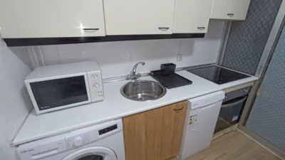 Habitación en alquiler en Calle de los Hornos Caleros, San Antonio-Estación-Las Hervencias (Ávila Capital) de 250 €<span>/mes</span>