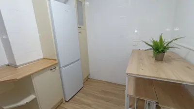 Habitación en alquiler en Calle de los Hornos Caleros, San Antonio-Estación-Las Hervencias (Ávila Capital) de 250 €<span>/mes</span>