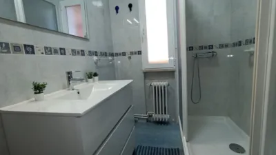 Habitación en alquiler en Calle de los Hornos Caleros, San Antonio-Estación-Las Hervencias (Ávila Capital) de 250 €<span>/mes</span>
