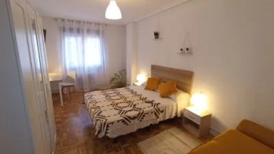 Habitación en alquiler en Calle de los Hornos Caleros, San Antonio-Estación-Las Hervencias (Ávila Capital) de 250 €<span>/mes</span>