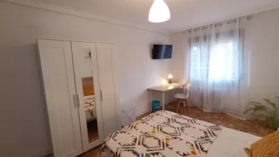 Habitación en alquiler en Calle de los Hornos Caleros, San Antonio-Estación-Las Hervencias (Ávila Capital) de 250 €<span>/mes</span>