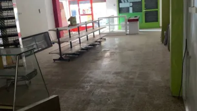 Local comercial en venta en Ensanche-Franciscanos - Vista 2
