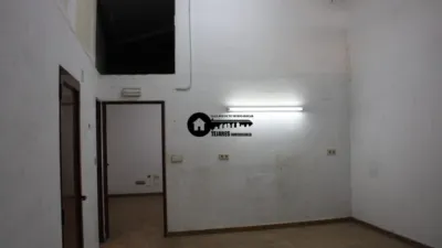 Local comercial en alquiler en Industria - Más