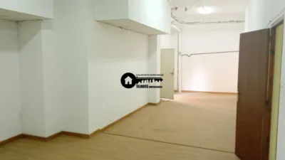 Local comercial en alquiler en Parque Lineal-Puente de Madera - Més