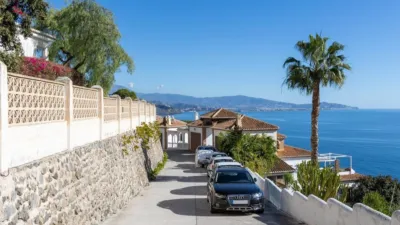 Chalet en venta en Calle de Pinotajos, 7, Velilla (Almuñécar) de 595.900 €