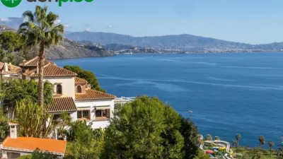 Chalet en venta en Calle de Pinotajos, 7, Velilla (Almuñécar) de 595.900 €