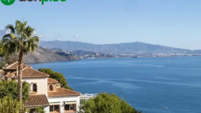 Chalet en venta en Calle de Pinotajos, 7, Velilla (Almuñécar) de 595.900 €