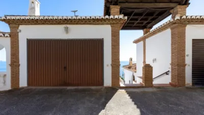 Chalet en venta en Calle de Pinotajos, 7, Velilla (Almuñécar) de 595.900 €