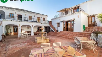 Chalet on Cortijo Salinas Street photo 9
