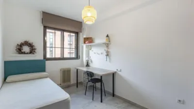 Piso en venta en Calle Pdta Jose Fernandez Mtnez, Número 6, Los Periodistas-Parque Almunia-Albayda (Granada Capital) de 379.000 €