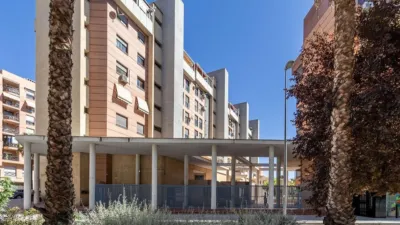 Piso en venta en Calle Pdta Jose Fernandez Mtnez, Número 6, Los Periodistas-Parque Almunia-Albayda (Granada Capital) de 379.000 €