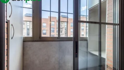Piso en venta en Calle Pdta Jose Fernandez Mtnez, Número 6, Los Periodistas-Parque Almunia-Albayda (Granada Capital) de 379.000 €