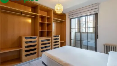 Piso en venta en Calle Pdta Jose Fernandez Mtnez, Número 6, Los Periodistas-Parque Almunia-Albayda (Granada Capital) de 379.000 €