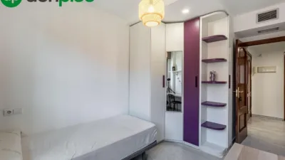 Piso en venta en Calle Pdta Jose Fernandez Mtnez, Número 6, Los Periodistas-Parque Almunia-Albayda (Granada Capital) de 379.000 €