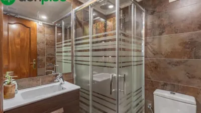Piso en venta en Calle Pdta Jose Fernandez Mtnez, Número 6, Los Periodistas-Parque Almunia-Albayda (Granada Capital) de 379.000 €
