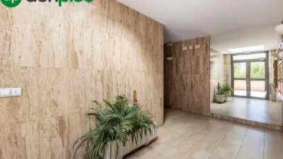 Piso en venta en Calle Pdta Jose Fernandez Mtnez, Número 6, Los Periodistas-Parque Almunia-Albayda (Granada Capital) de 379.000 €